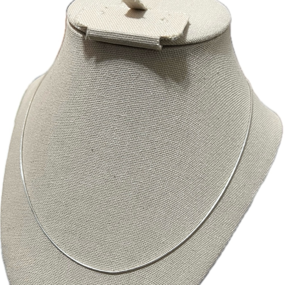 Italy 925 Sterling Silver Thin Snake Chain 18 Inch Necklace - Picture 5 of 9